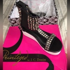 Brand new spiked platforms ! 3 colors
